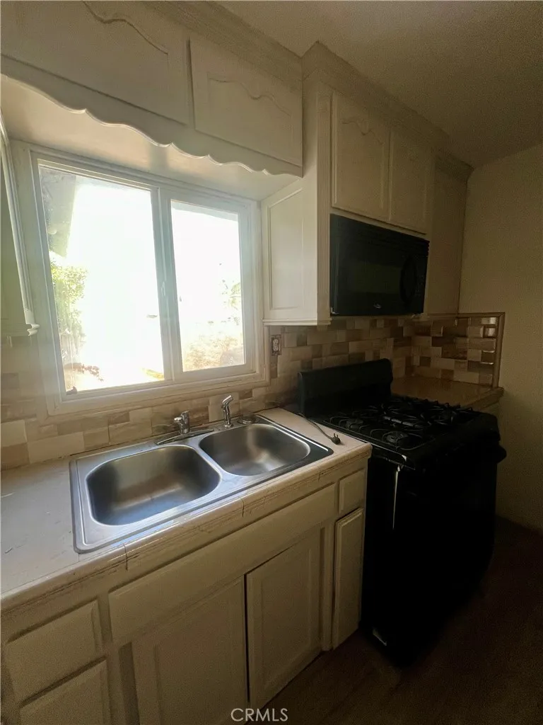 1322 Quincy Bakersfield, CA 93305