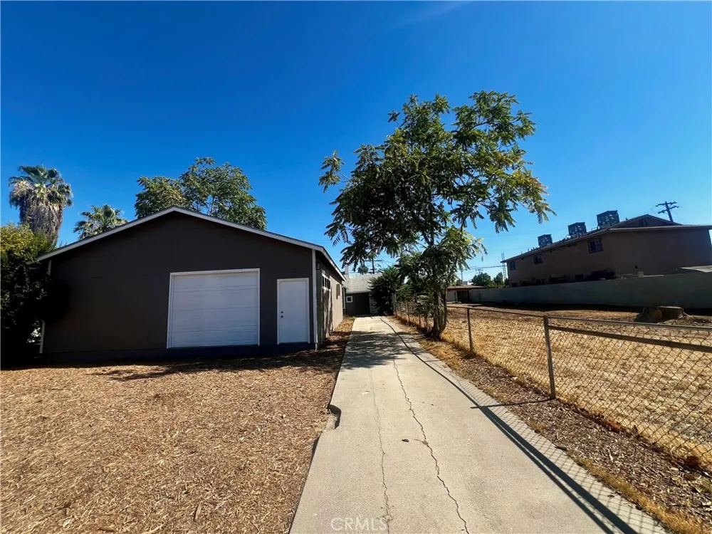 1322 Quincy Bakersfield, CA 93305