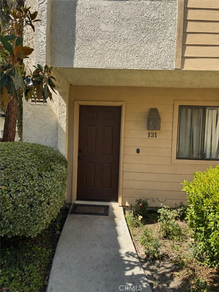 5720 Owensmouth Avenue #131 Woodland Hills, CA 91367
