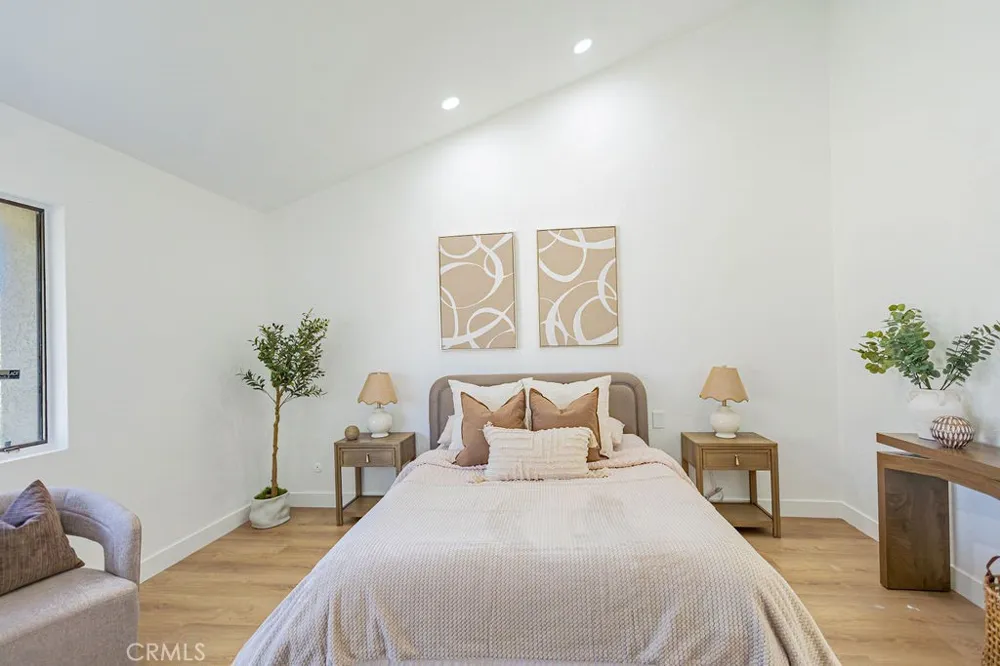 5720 Owensmouth Avenue #131 Woodland Hills, CA 91367
