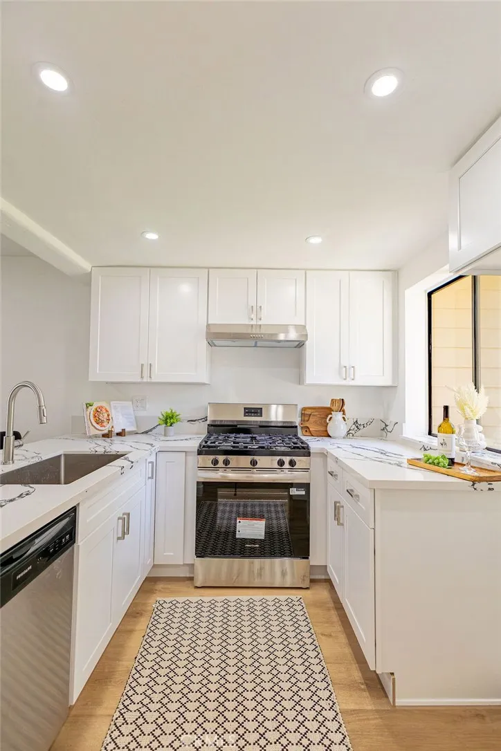 5720 Owensmouth Avenue #131 Woodland Hills, CA 91367