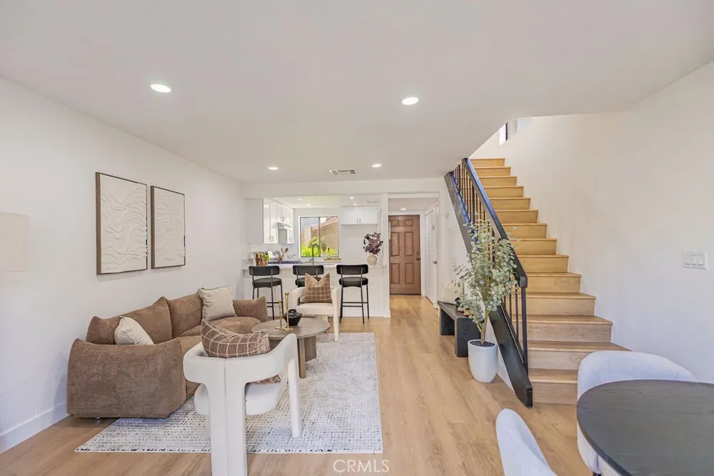 5720 Owensmouth Avenue #131 Woodland Hills, CA 91367
