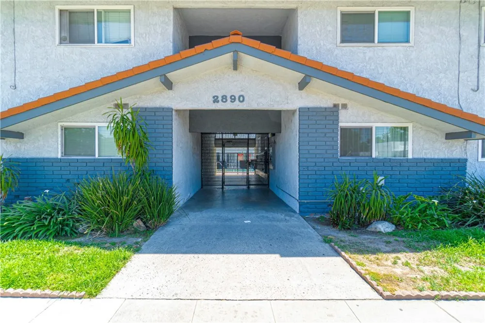 2890 E Artesia #60 Long Beach, CA 90805