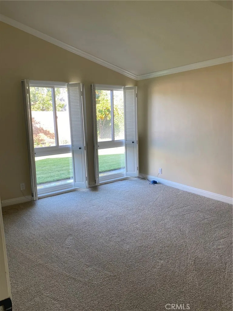 3352 Rowena Los Alamitos, CA 90720