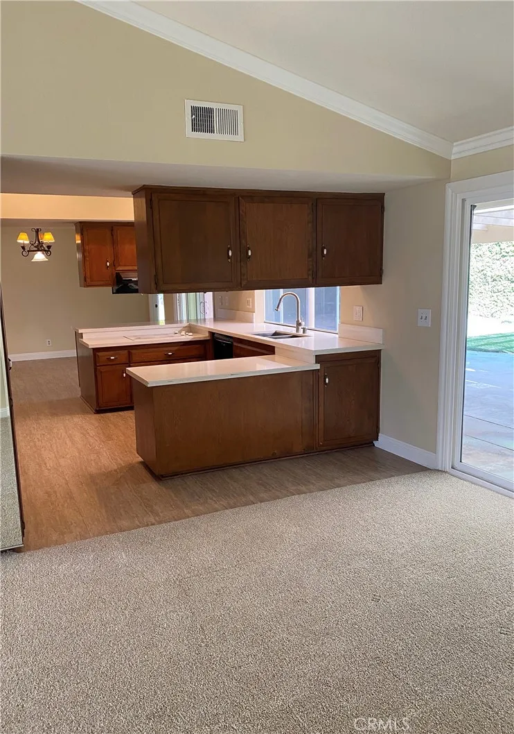 3352 Rowena Los Alamitos, CA 90720