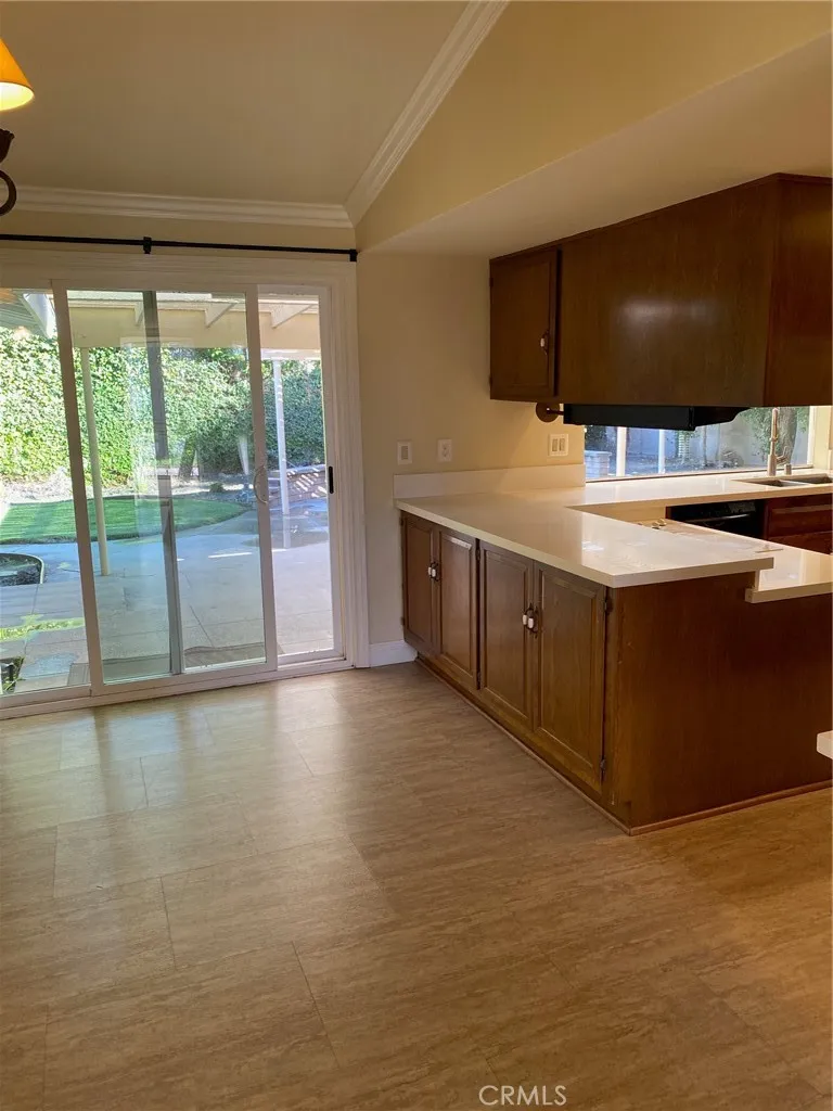 3352 Rowena Los Alamitos, CA 90720