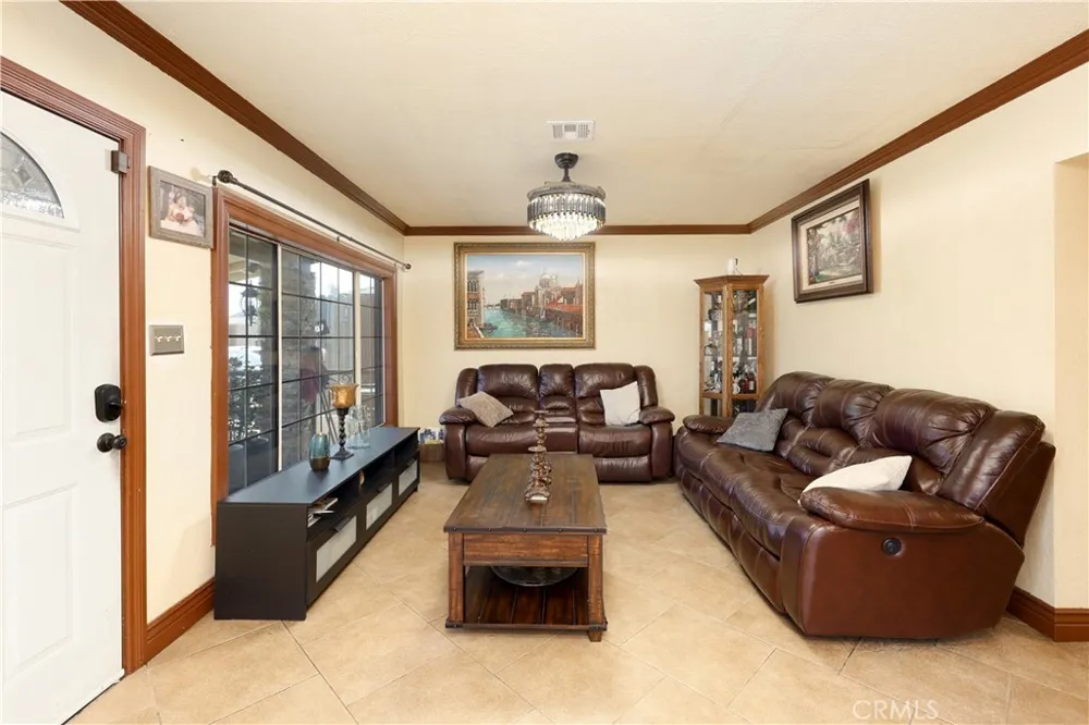 1307 S Cliveden Compton, CA 90220