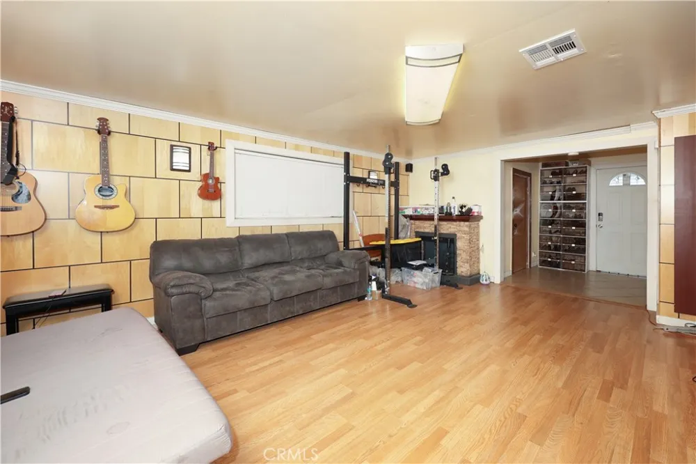 1307 S Cliveden Compton, CA 90220
