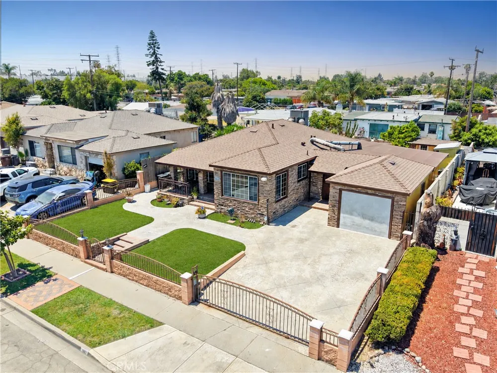 1307 S Cliveden Compton, CA 90220