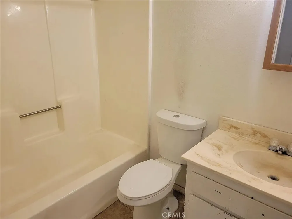 34327 Paris Barstow, CA 92311