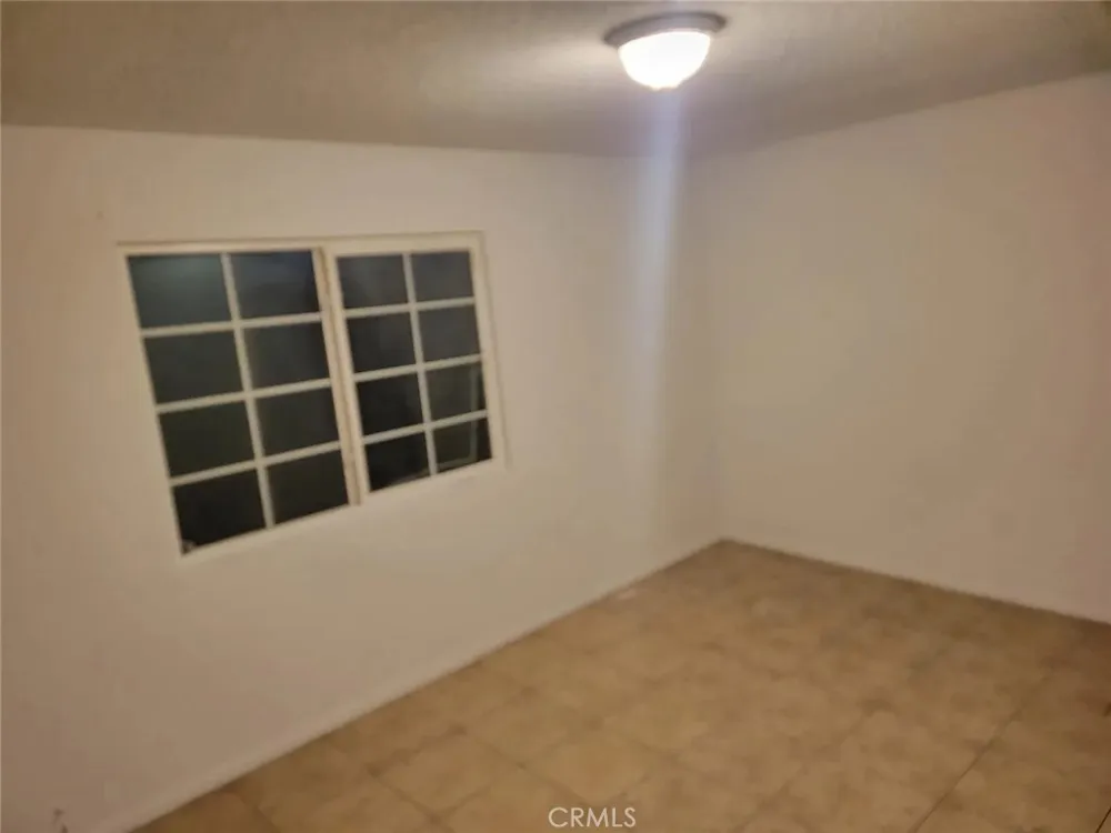 34327 Paris Barstow, CA 92311