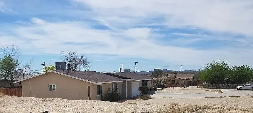 34327 Paris Barstow, CA 92311