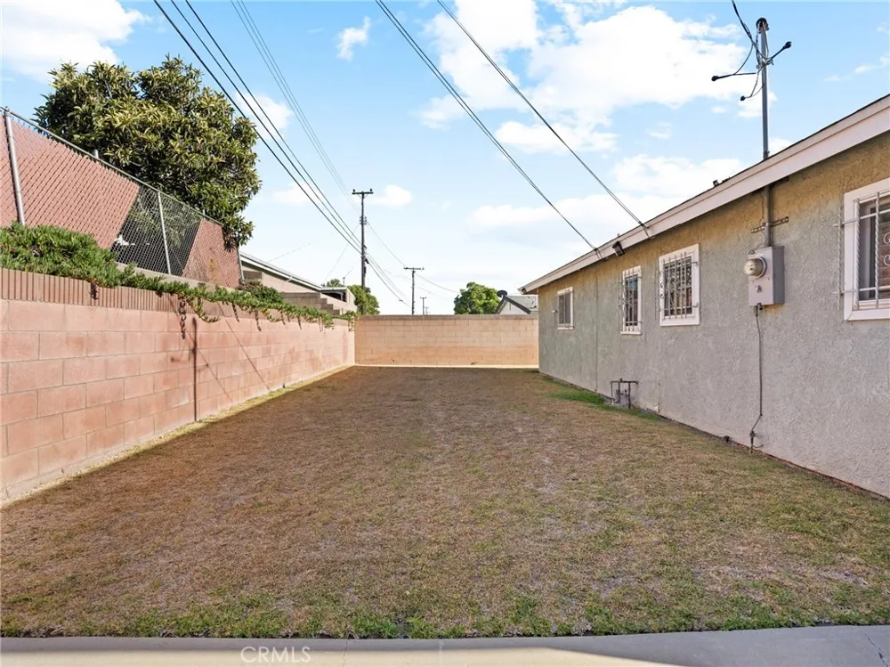 19102 Enslow Carson, CA 90746