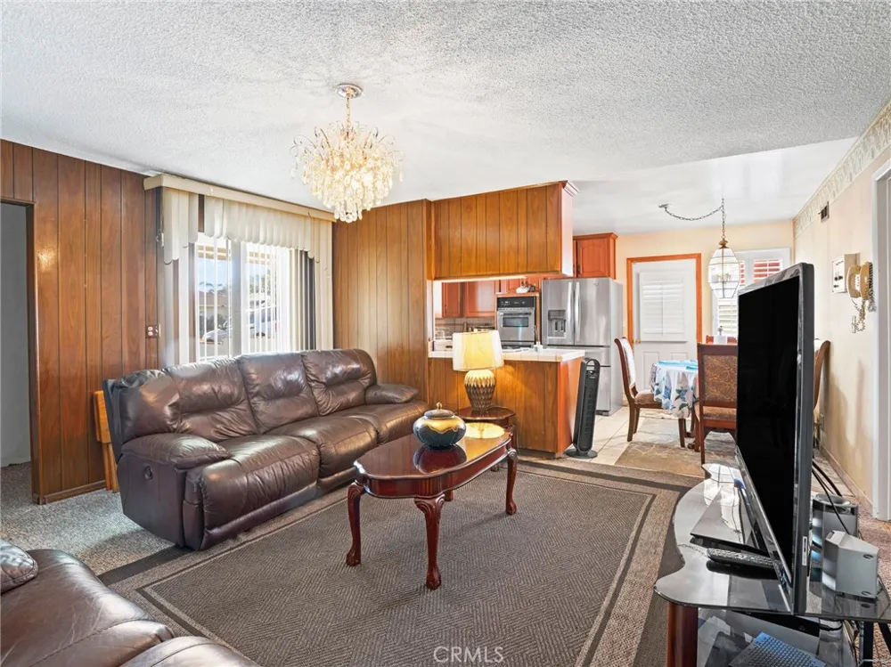 19102 Enslow Carson, CA 90746