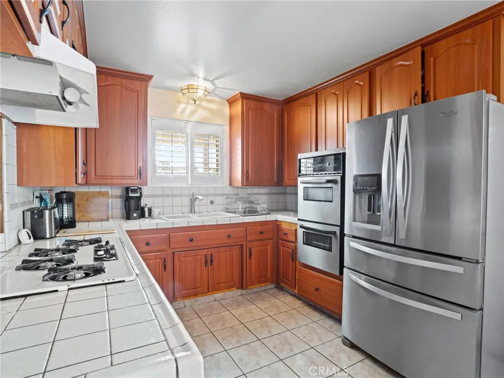 19102 Enslow Carson, CA 90746