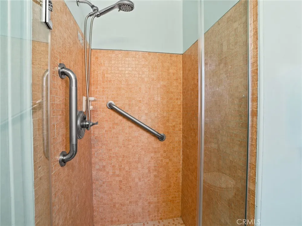 19102 Enslow Carson, CA 90746