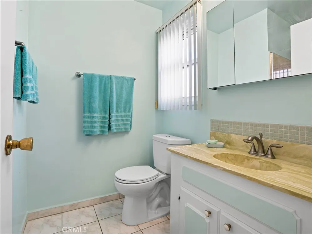 19102 Enslow Carson, CA 90746