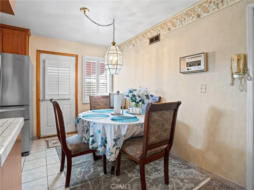 19102 Enslow Carson, CA 90746