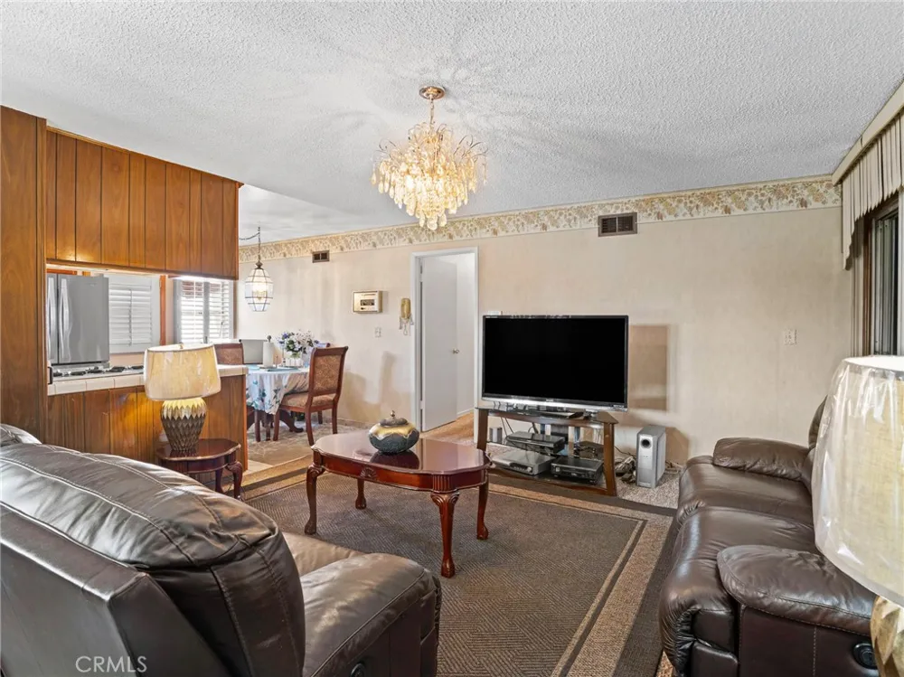 19102 Enslow Carson, CA 90746
