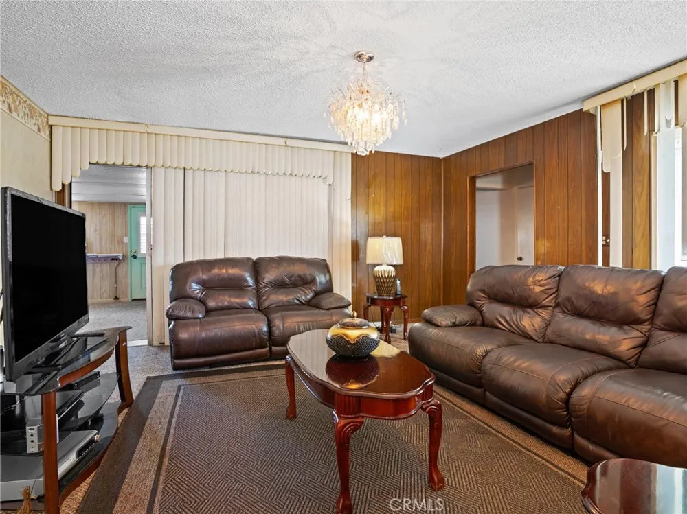 19102 Enslow Carson, CA 90746