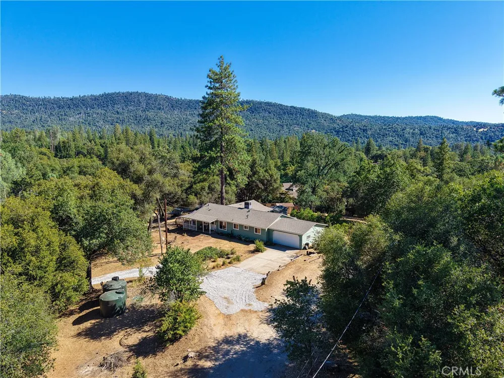 38696 Sierra Lakes Dr. Oakhurst, CA 93644