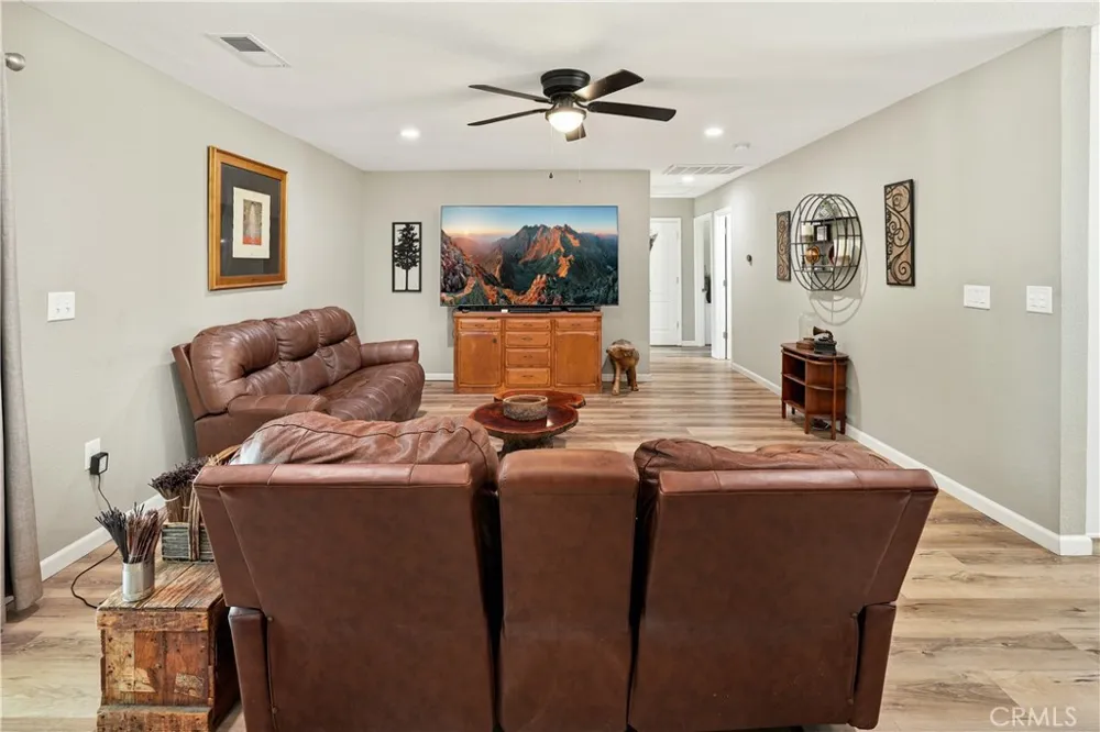 38696 Sierra Lakes Dr. Oakhurst, CA 93644
