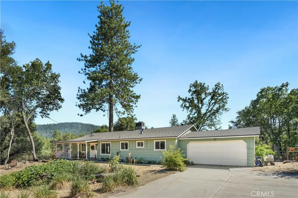 38696 Sierra Lakes Dr. Oakhurst, CA 93644