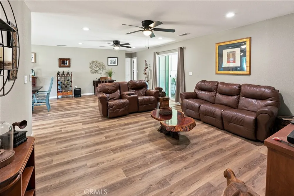 38696 Sierra Lakes Dr. Oakhurst, CA 93644
