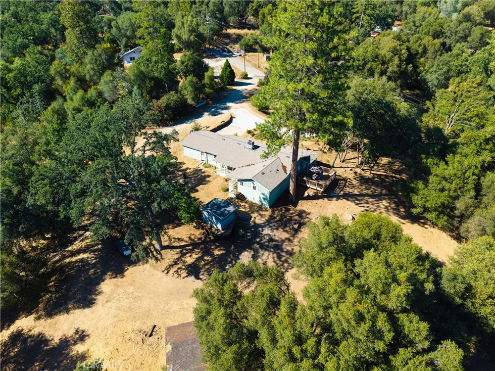 38696 Sierra Lakes Dr. Oakhurst, CA 93644