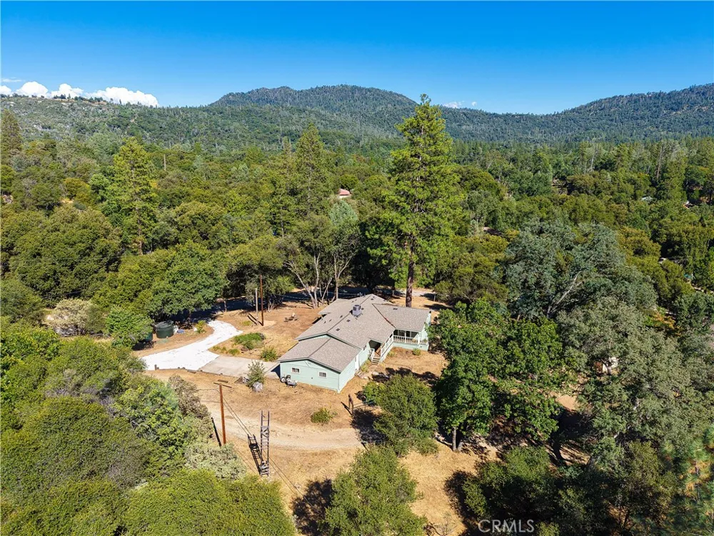 38696 Sierra Lakes Dr. Oakhurst, CA 93644