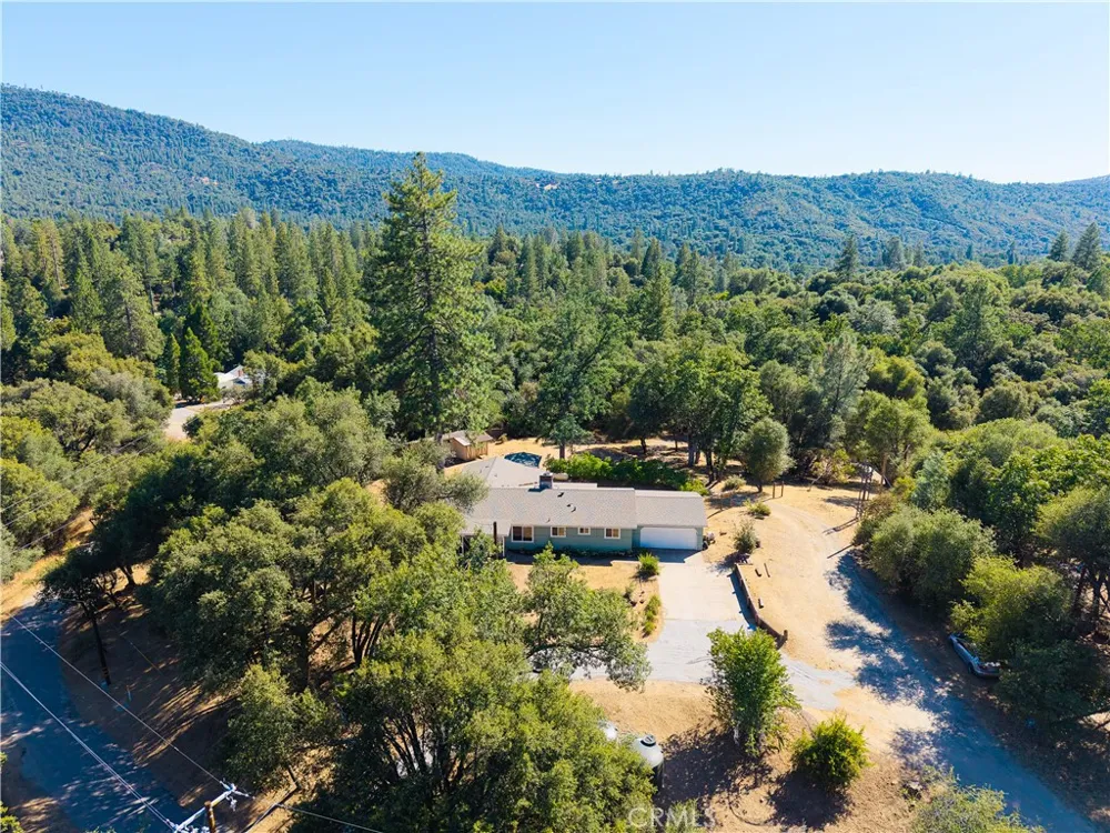 38696 Sierra Lakes Dr. Oakhurst, CA 93644