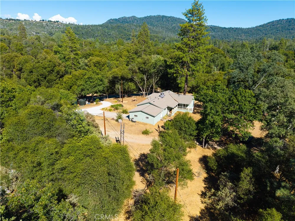 38696 Sierra Lakes Dr. Oakhurst, CA 93644