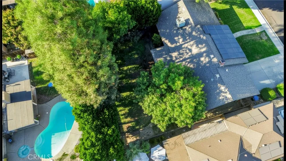 1307 S Arkle Street Visalia, CA 93292