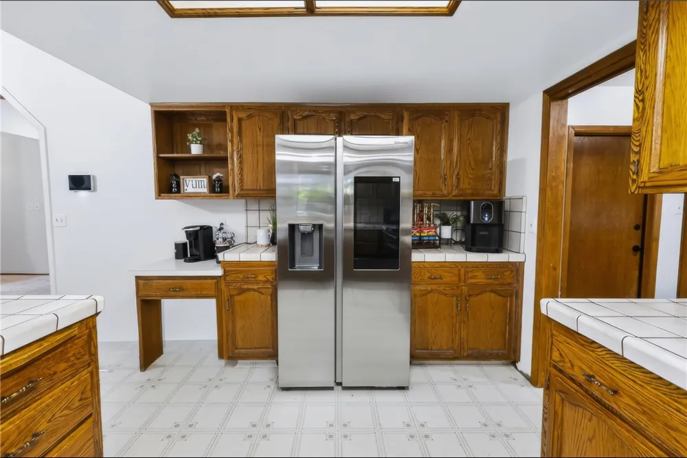 1307 S Arkle Street Visalia, CA 93292