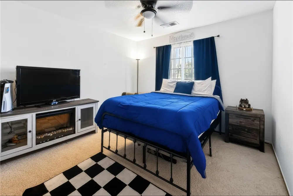 1307 S Arkle Street Visalia, CA 93292