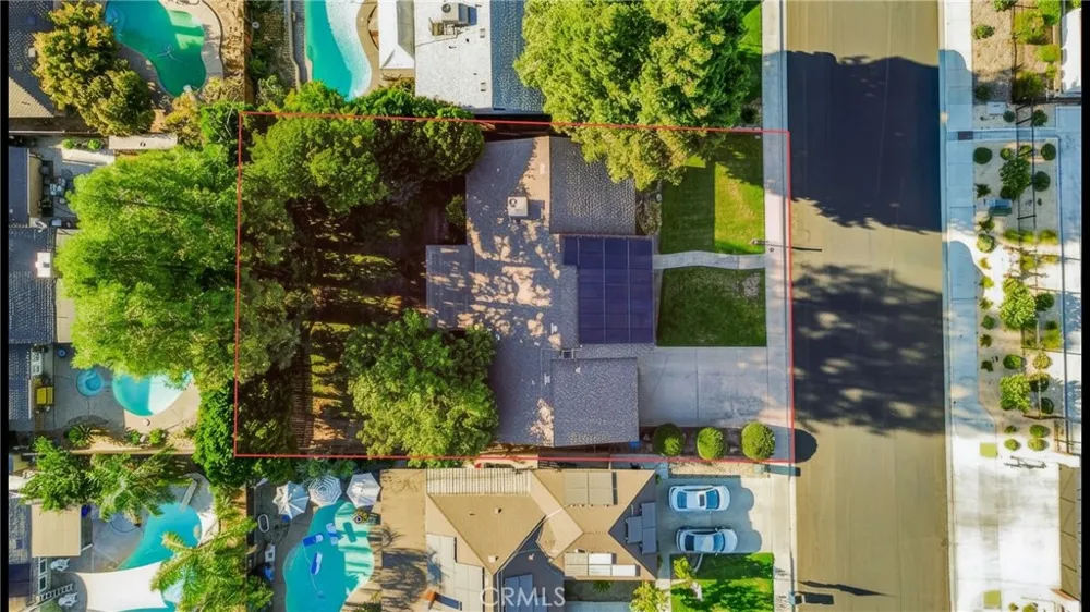 1307 S Arkle Street Visalia, CA 93292