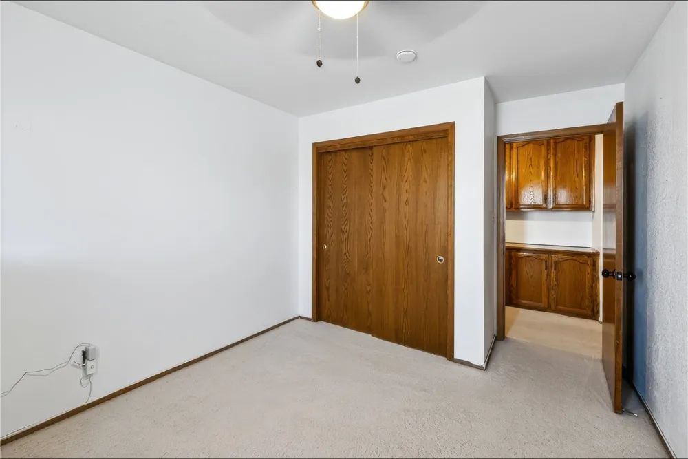 1307 S Arkle Street Visalia, CA 93292