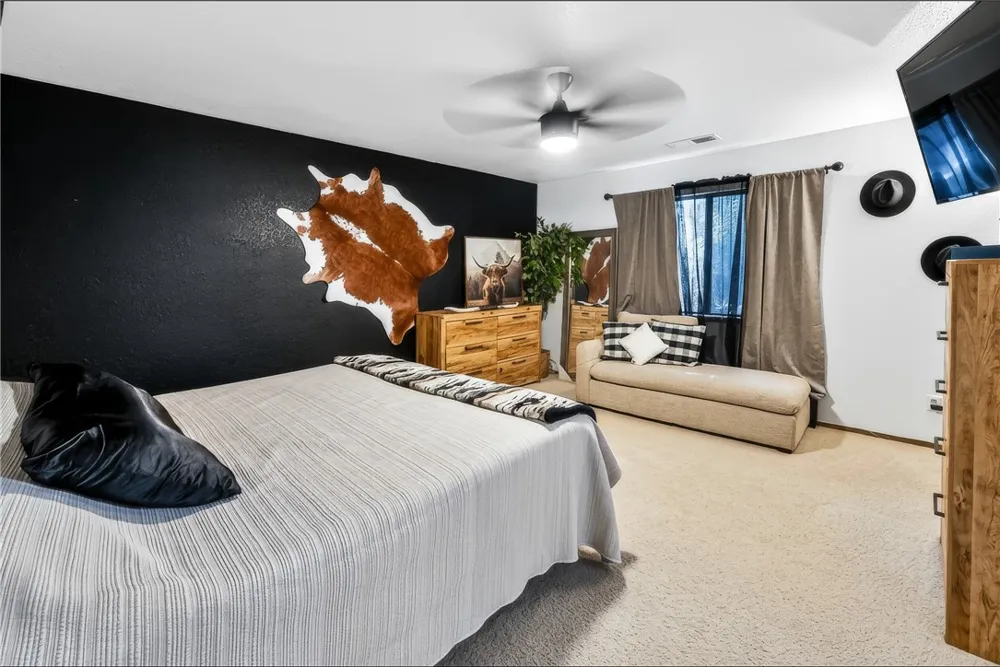 1307 S Arkle Street Visalia, CA 93292