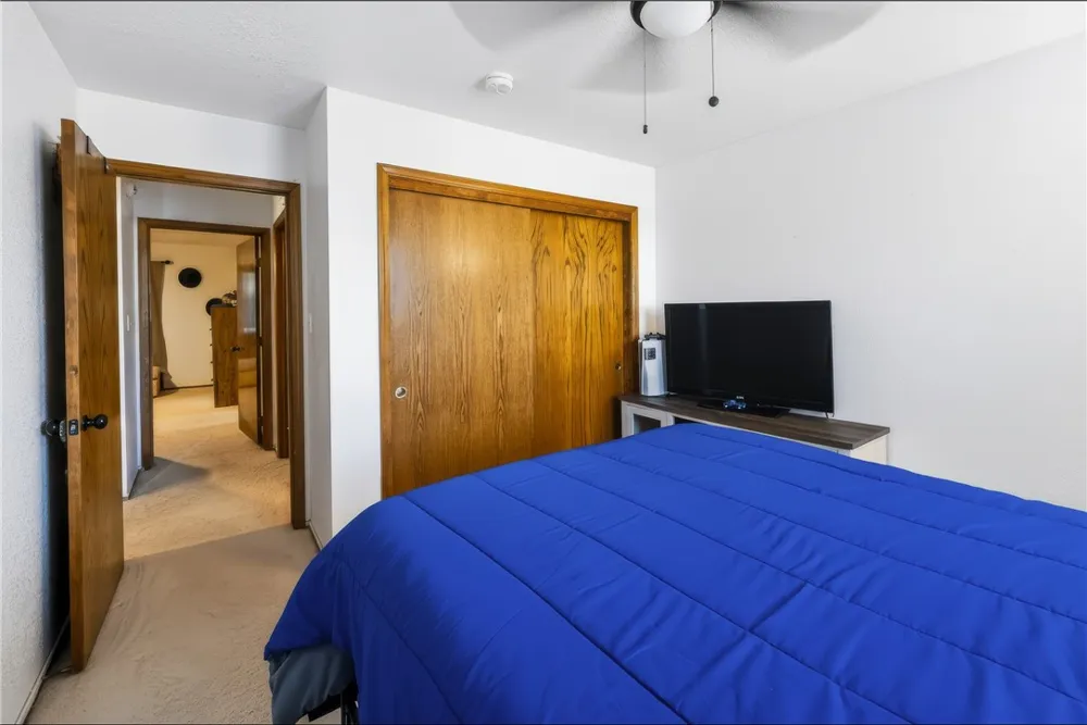 1307 S Arkle Street Visalia, CA 93292