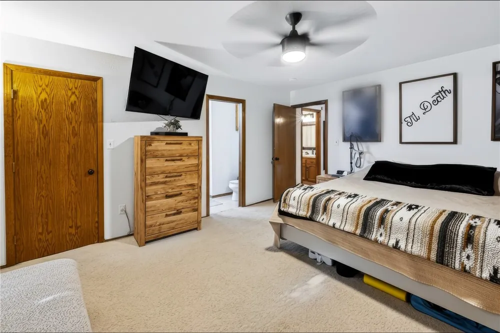 1307 S Arkle Street Visalia, CA 93292