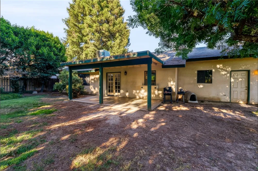 1307 S Arkle Street Visalia, CA 93292