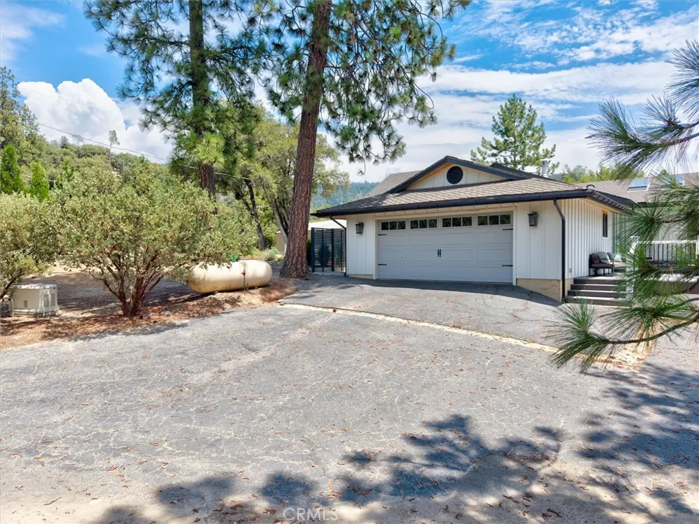 51291 Buckskin Lane Oakhurst, CA 93644