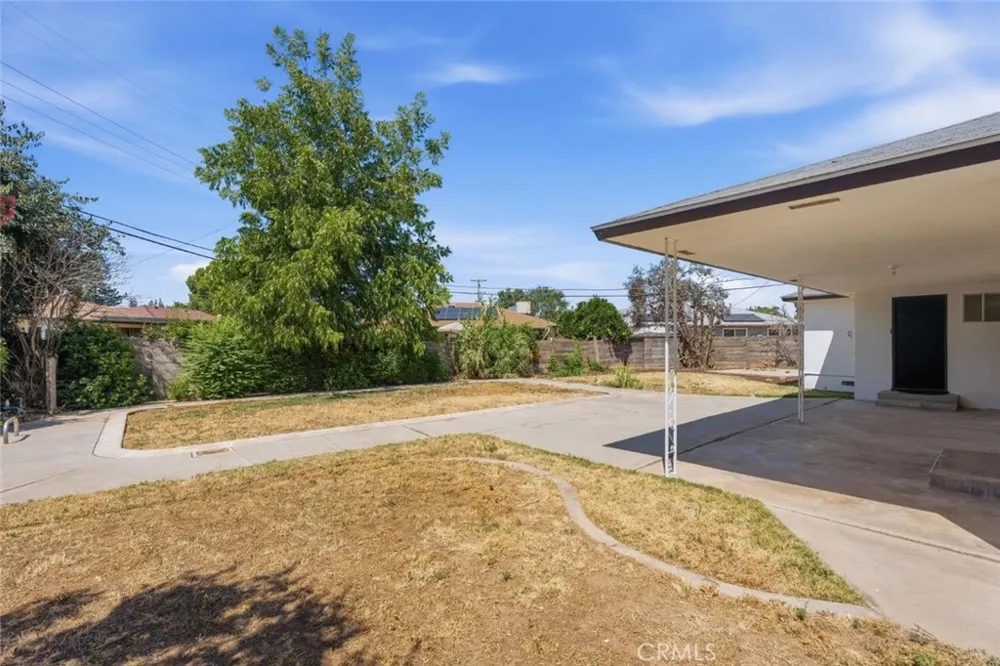 641 E Scott Fresno, CA 93710