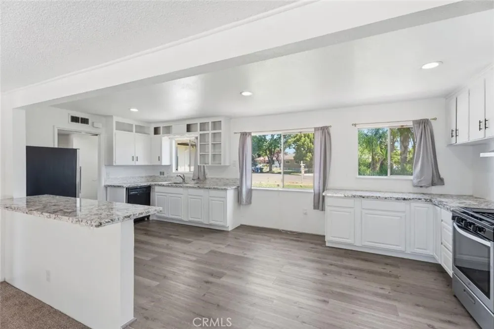 641 E Scott Fresno, CA 93710