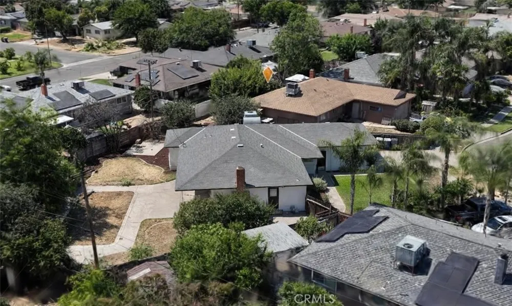 641 E Scott Fresno, CA 93710