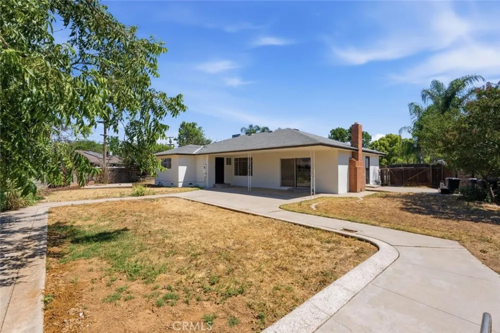 641 E Scott Fresno, CA 93710