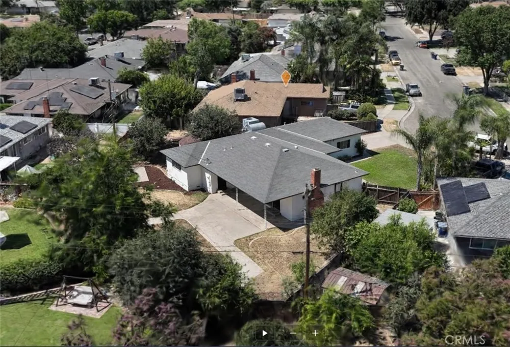 641 E Scott Fresno, CA 93710