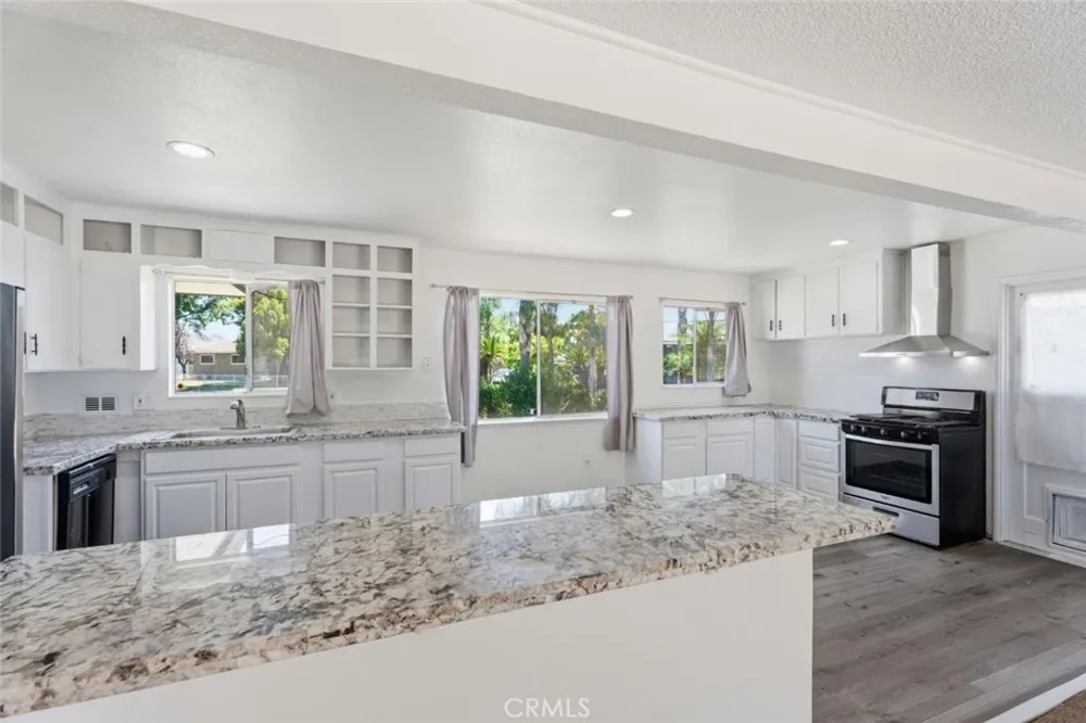 641 E Scott Fresno, CA 93710