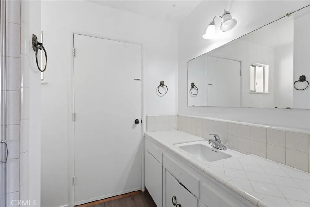 641 E Scott Fresno, CA 93710