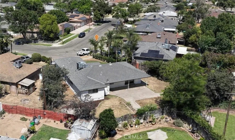641 E Scott Fresno, CA 93710